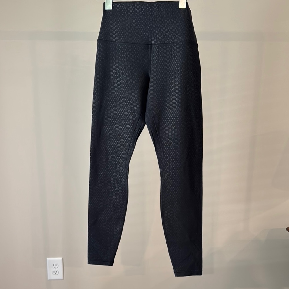 Lululemon Athletica Black Patterned  28” Align Leggings - size 8
